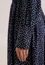 Hemdblusenkleid mit Tupfenprint in Dunkelblau |  Seidensticker Onlineshop