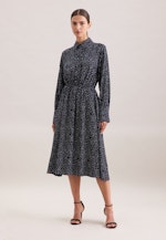Hemdblusenkleid mit Tupfenprint in Dunkelblau |  Seidensticker Onlineshop