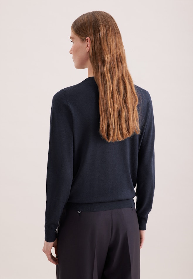 Un pull fin en tricot en laine et soie dans Bleu Foncé | Boutique en ligne Seidensticker