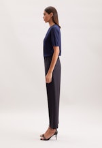 Schmale Hose mit Bügelfalten aus einer Wollmischung in Dunkelblau |  Seidensticker Onlineshop