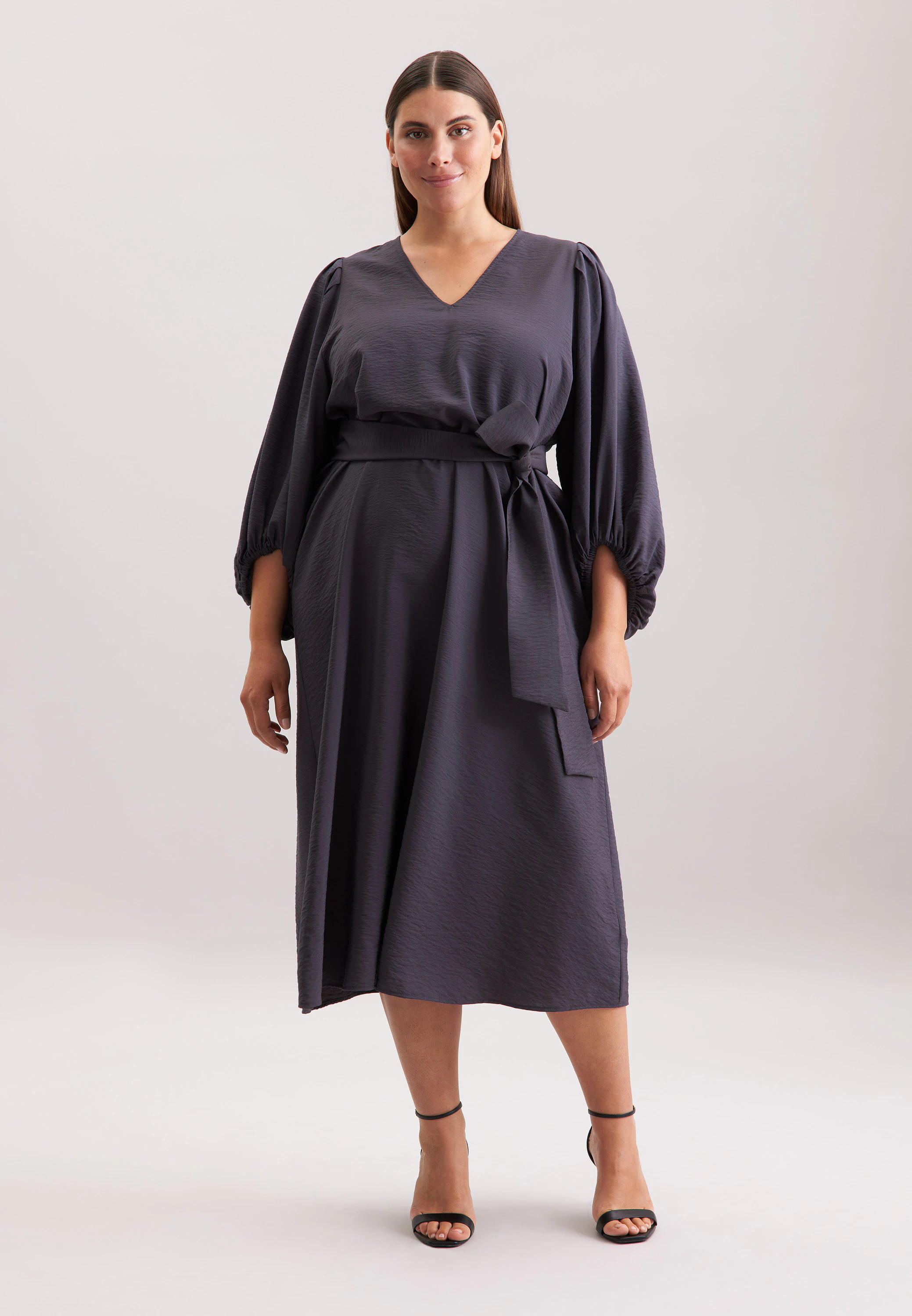 Blusenkleid mit V- Ausschnitt Grau 54