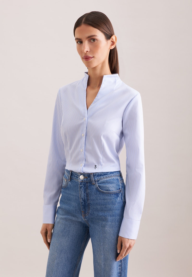 Kelchkragenbluse aus Baumwollsatin slim fit