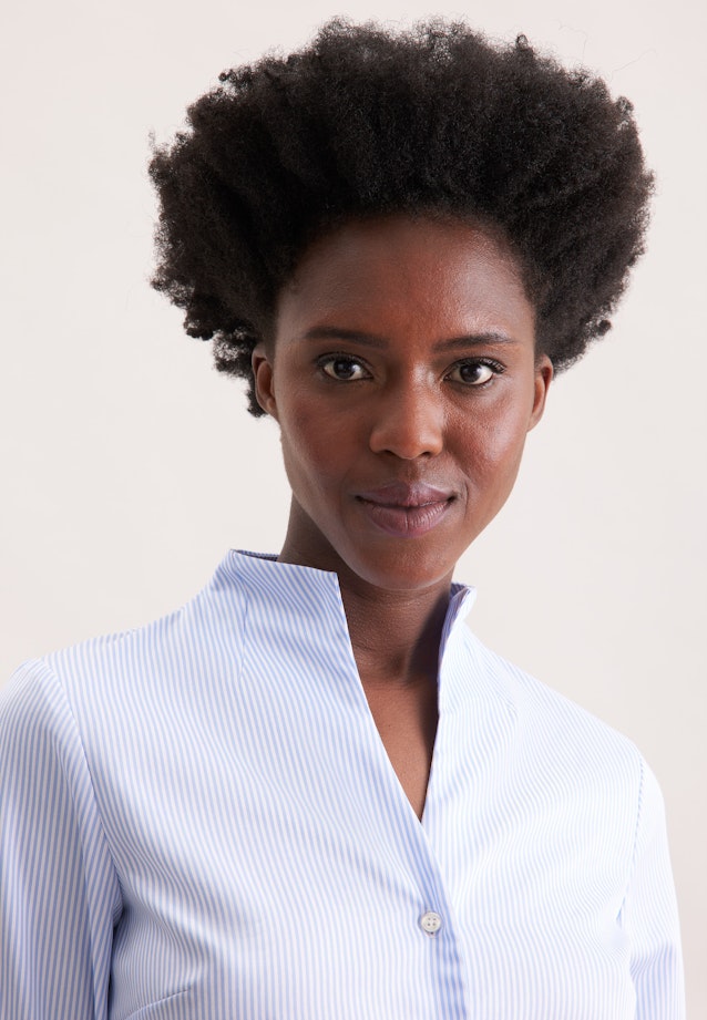 Kelchkragenbluse aus Baumwollsatin slim fit in Hellblau |  Seidensticker Onlineshop