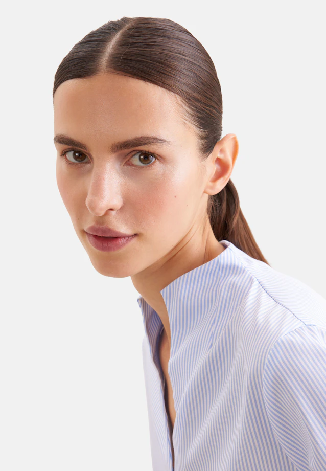 Kelchkragenbluse aus Baumwollsatin slim fit in Mittelblau |  Seidensticker Onlineshop