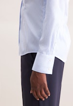 Kelchkragenbluse aus Baumwollsatin slim fit in Hellblau |  Seidensticker Onlineshop