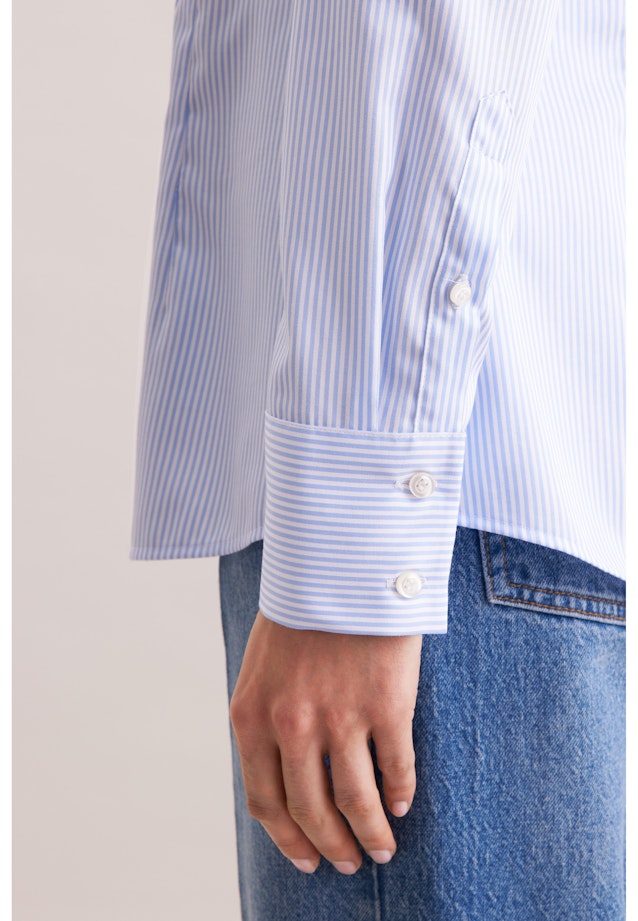 Kelchkragenbluse aus Baumwollsatin slim fit in Hellblau |  Seidensticker Onlineshop