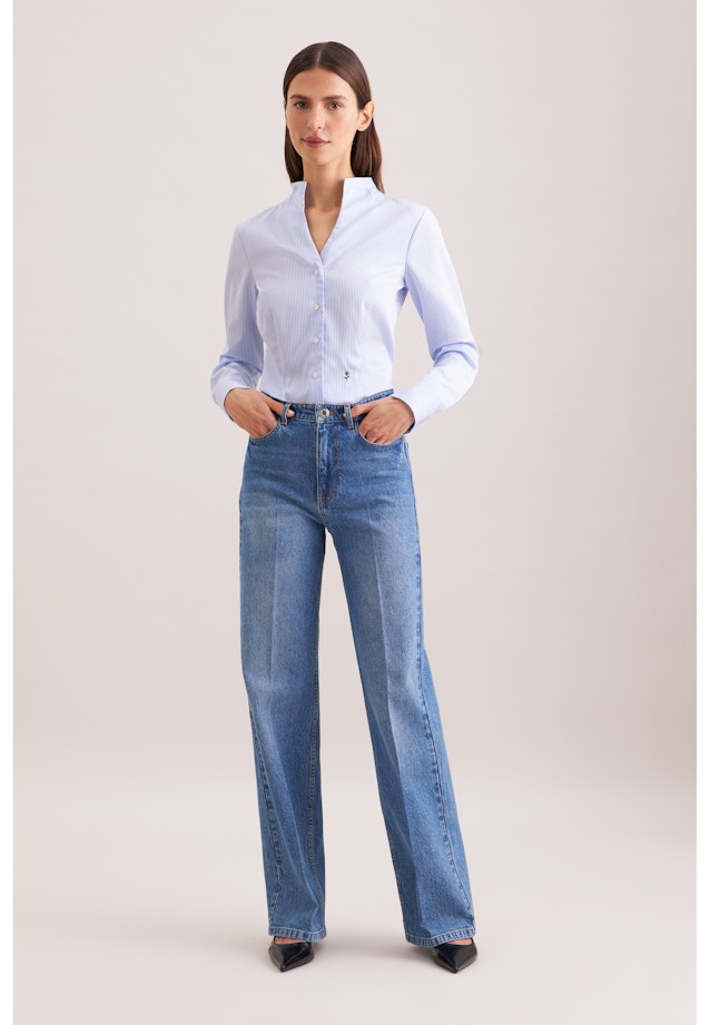 Kelchkragenbluse aus Baumwollsatin slim fit in Hellblau |  Seidensticker Onlineshop