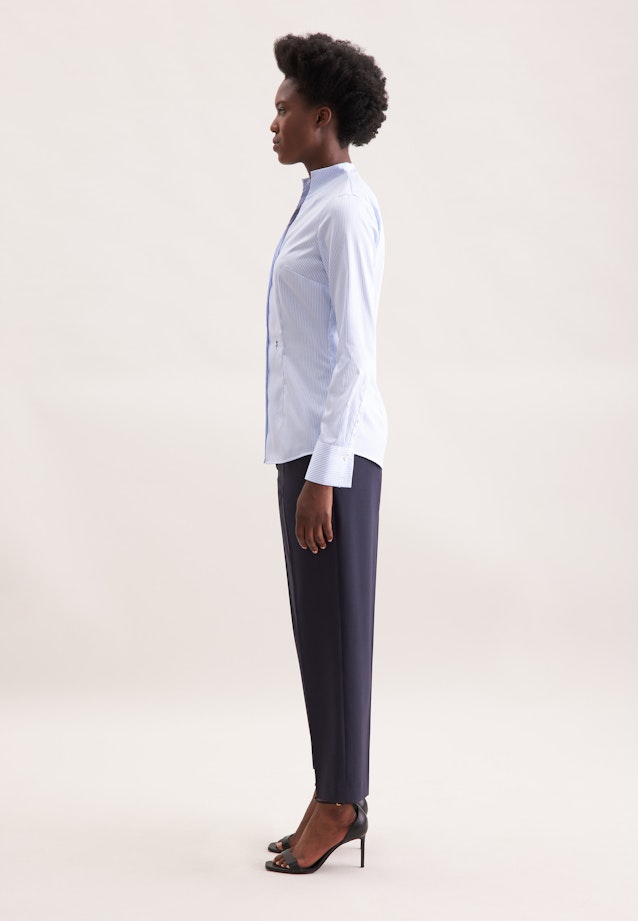 Kelchkragenbluse aus Baumwollsatin slim fit in Hellblau |  Seidensticker Onlineshop