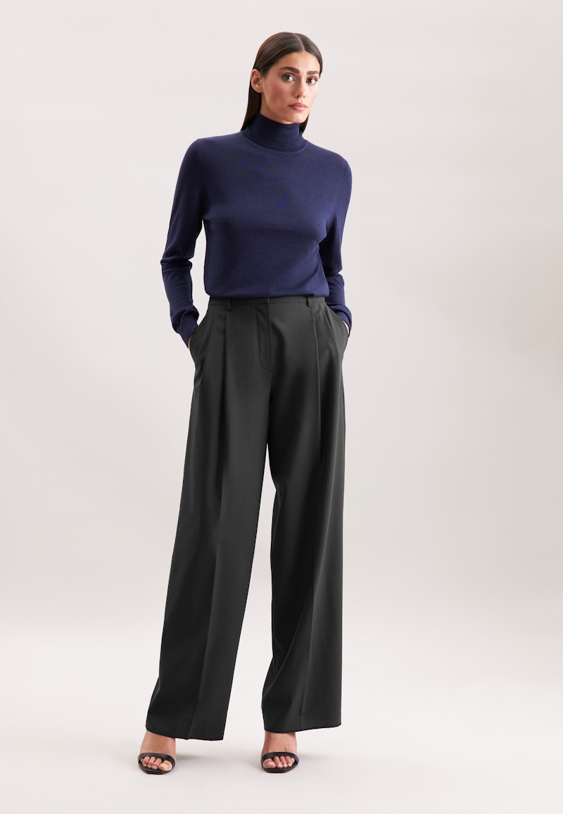 Bundfaltenhose aus einer Wollmischung