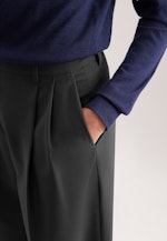 Bundfaltenhose aus einer Wollmischung in Schwarz |  Seidensticker Onlineshop