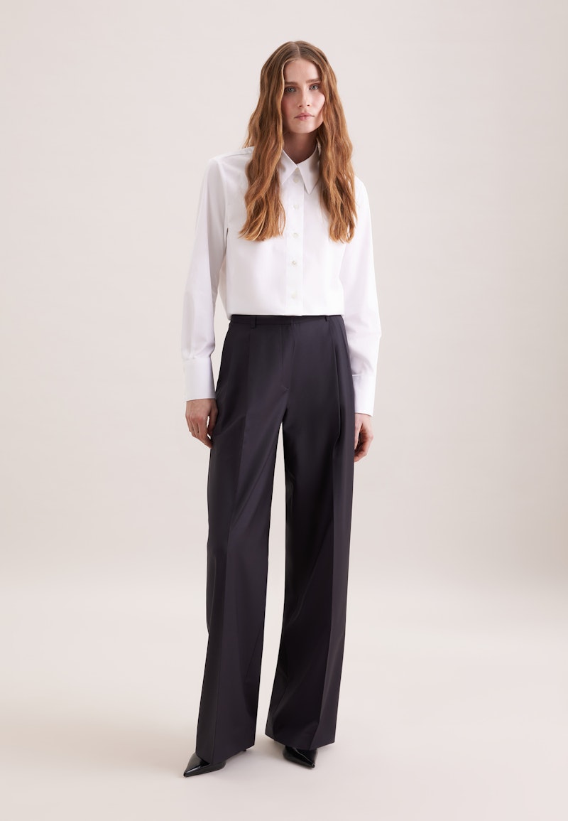 Bundfaltenhose aus einer Wollmischung