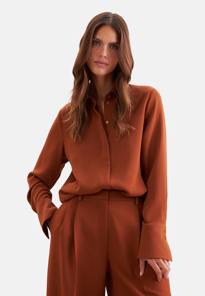 Shirt blouse with long cuff in Braun | Seidensticker online shop