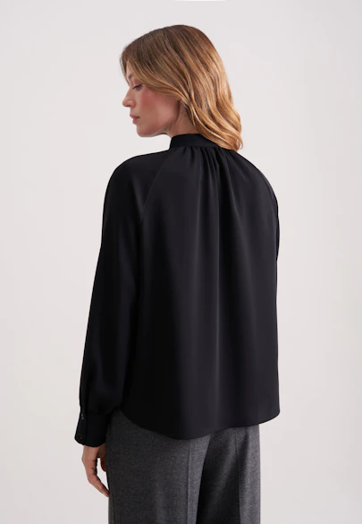 Raglanbluse mit Stehkragen in Schwarz |  Seidensticker Onlineshop
