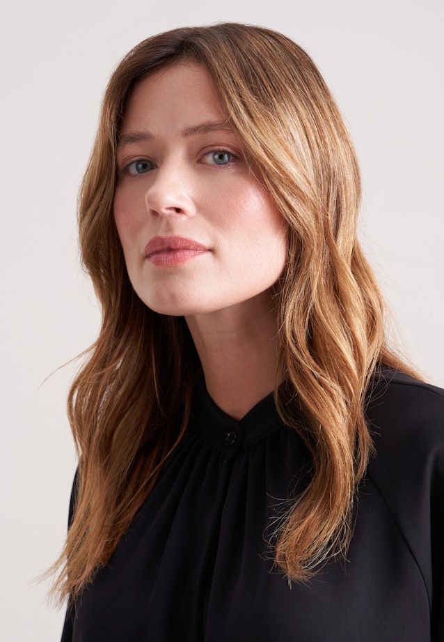 Raglanbluse mit Stehkragen in Schwarz |  Seidensticker Onlineshop