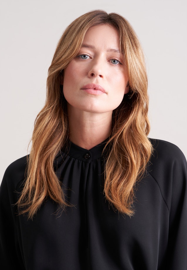 Fließendes Kleid mit Gürtel in Schwarz |  Seidensticker Onlineshop