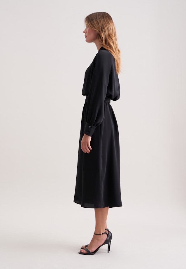 Fließendes Kleid mit Gürtel in Schwarz |  Seidensticker Onlineshop
