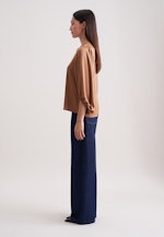 Satiniertes Blusenshirt mit V- Ausschnitt in Beige |  Seidensticker Onlineshop