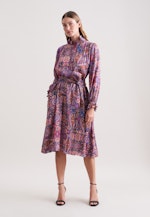 Satiniertes Kleid mit Rüschen und Gürtel in Rosa |  Seidensticker Onlineshop