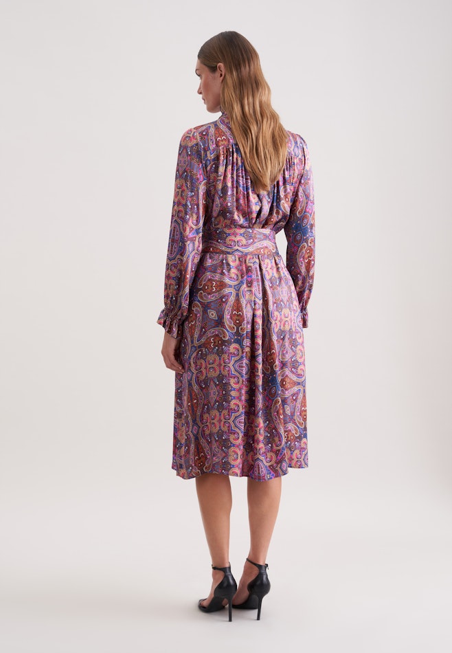 Satiniertes Kleid mit Rüschen und Gürtel in Rosa | Seidensticker Onlineshop