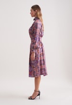 Satiniertes Kleid mit Rüschen und Gürtel in Rosa |  Seidensticker Onlineshop