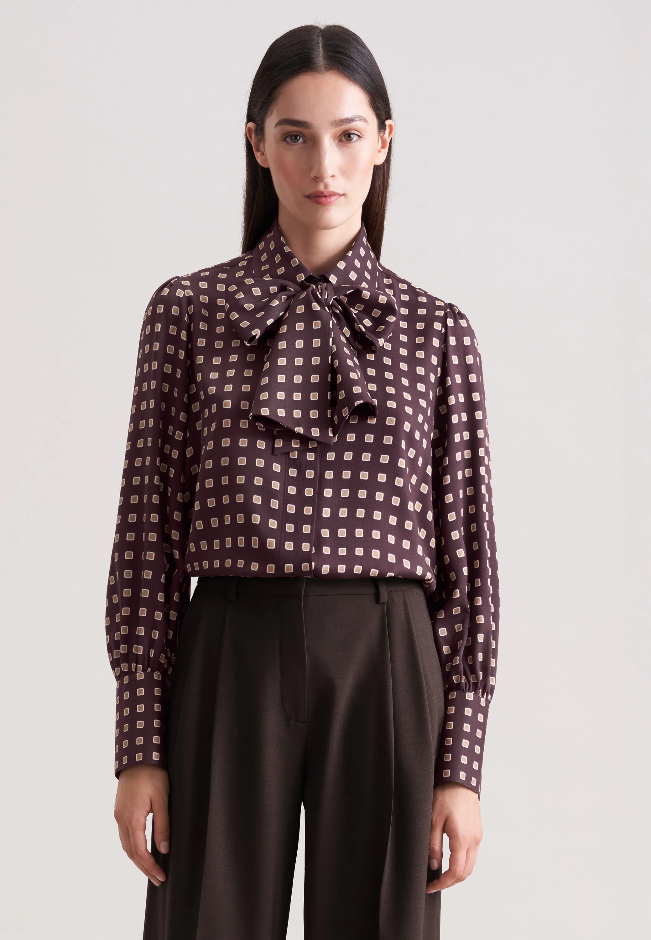 Bluse mit abnehmbarer Schluppe Braun 38