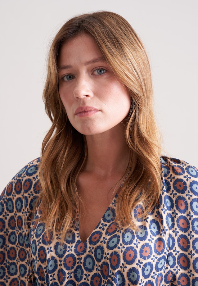 Satiniertes Kleid mit Volumenärmel in Beige |  Seidensticker Onlineshop