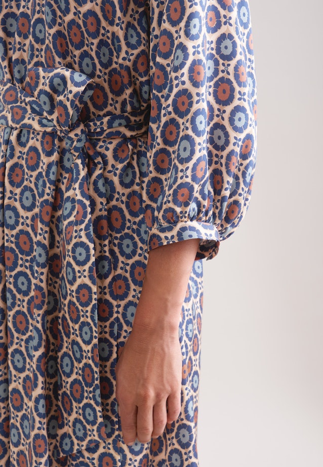 Satiniertes Kleid mit Volumenärmel in Beige |  Seidensticker Onlineshop