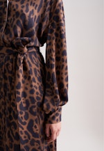 Satiniertes Kleid mit voluminösen Ärmeln in Beige |  Seidensticker Onlineshop