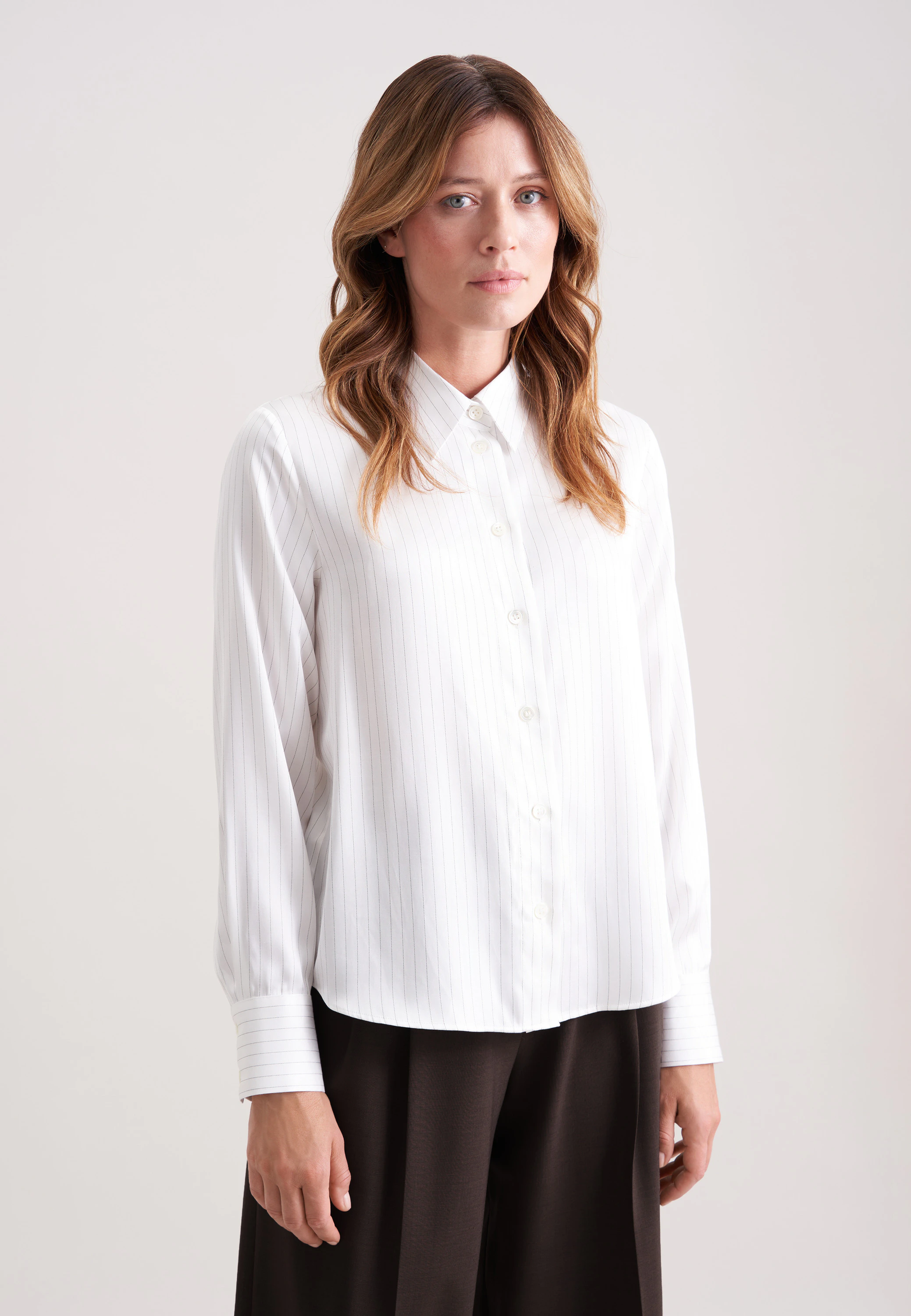 Satinierte Bluse mit Nadelstreifen Weiß 44