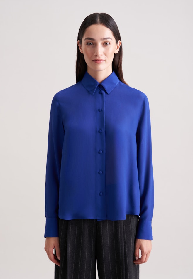 Fließende Hemdbluse aus Chiffon in Mittelblau | Seidensticker Onlineshop