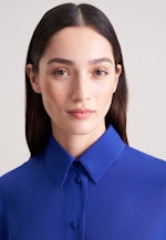 Fließende Hemdbluse aus Chiffon in Mittelblau |  Seidensticker Onlineshop