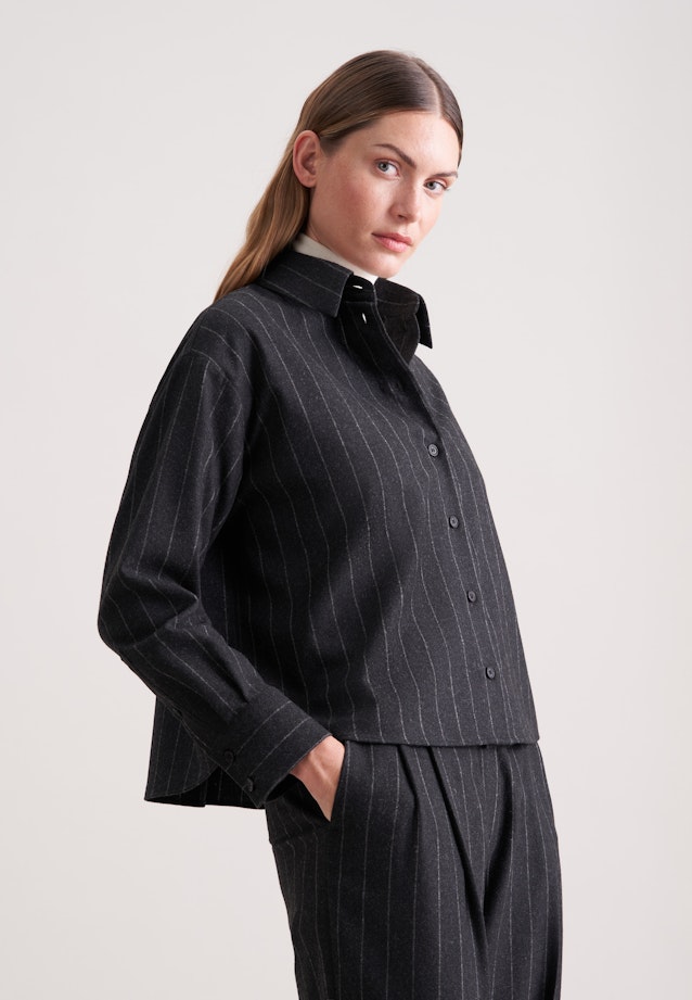 Boxy Bluse aus Flanell Nadelstreifen in Grau |  Seidensticker Onlineshop