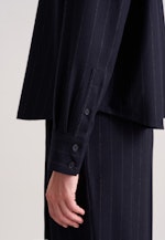 Boxy Bluse aus Flanell Nadelstreifen in Dunkelblau |  Seidensticker Onlineshop