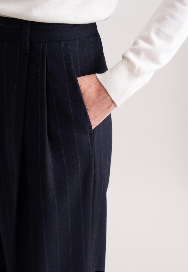 Bundfaltenhose aus Flanell Nadelstreifen in Dunkelblau |  Seidensticker Onlineshop