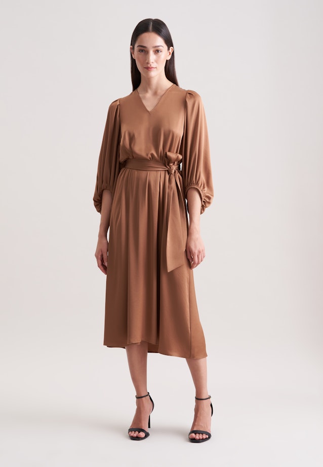 Satiniertes Blusenkleid mit V- Ausschnitt in Beige |  Seidensticker Onlineshop