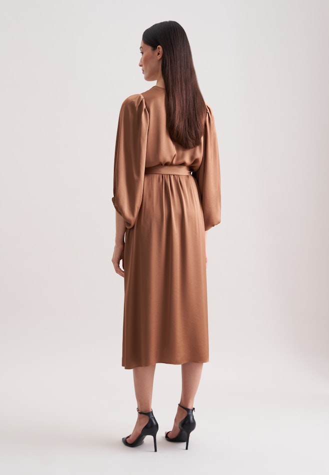 Satiniertes Blusenkleid mit V- Ausschnitt in Beige | Seidensticker Onlineshop