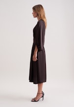 Satiniertes Blusenkleid mit V- Ausschnitt in Braun |  Seidensticker Onlineshop