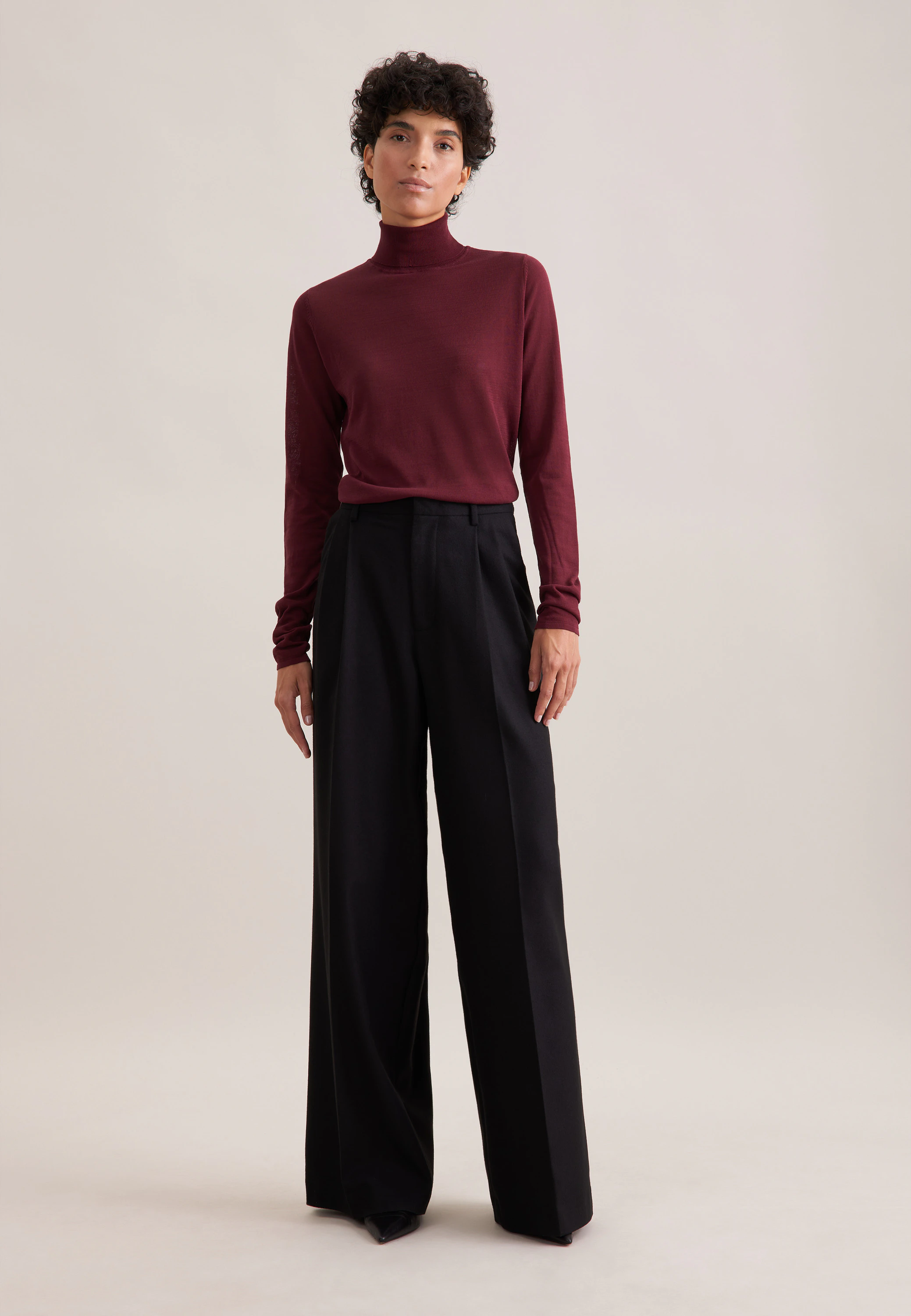 THE PANTS Bundfaltenhose aus Flanell Schwarz 44