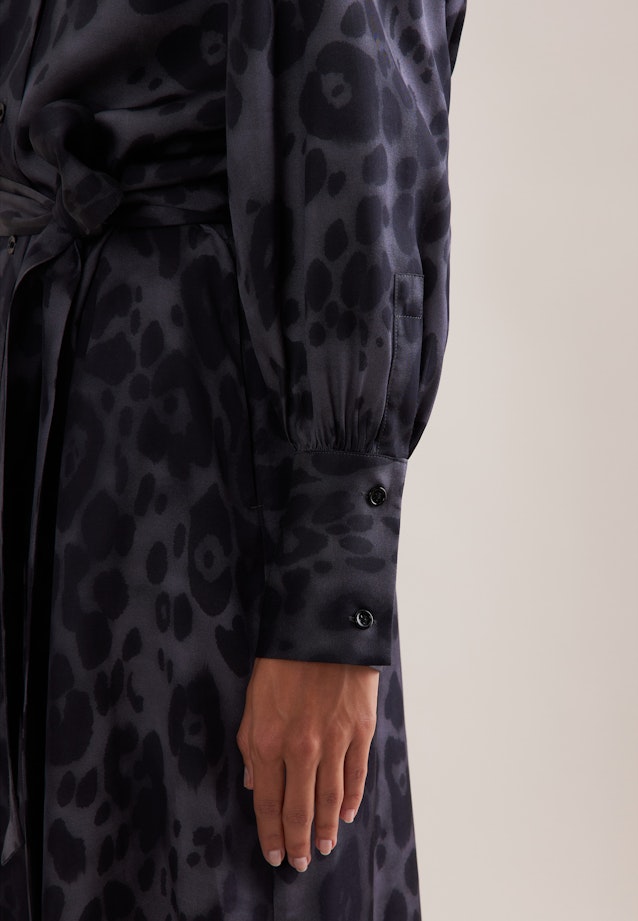 Satiniertes Hemdblusenkleid mit Gürtel in Grau |  Seidensticker Onlineshop