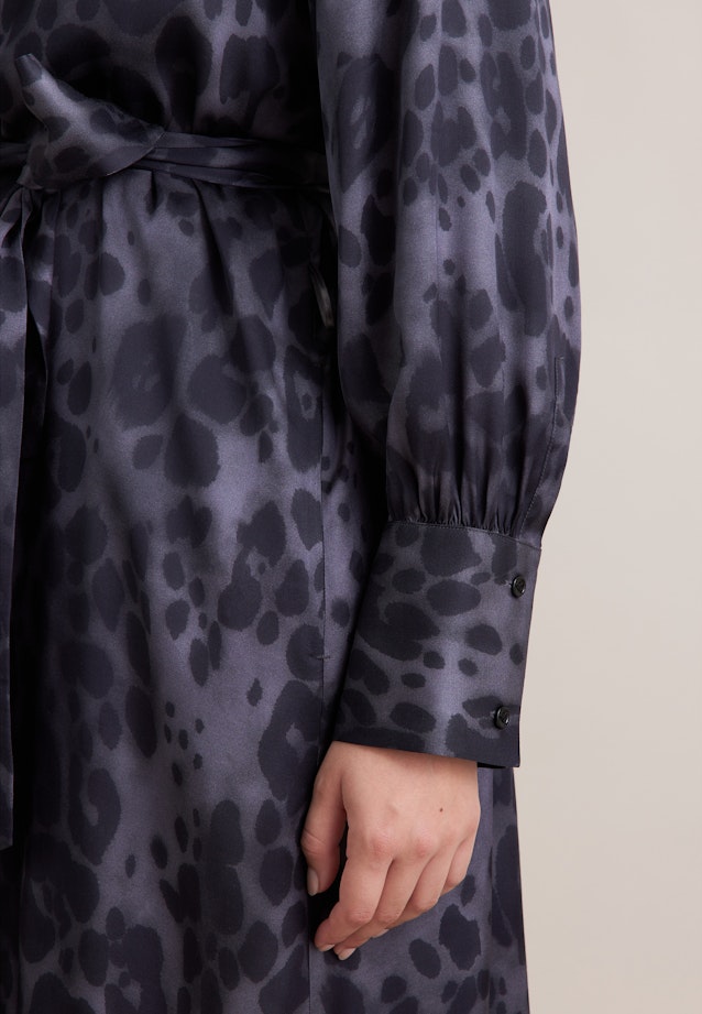 Satiniertes Hemdblusenkleid mit Gürtel in Grau |  Seidensticker Onlineshop