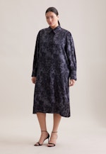 Satiniertes Hemdblusenkleid mit Gürtel in Grau |  Seidensticker Onlineshop