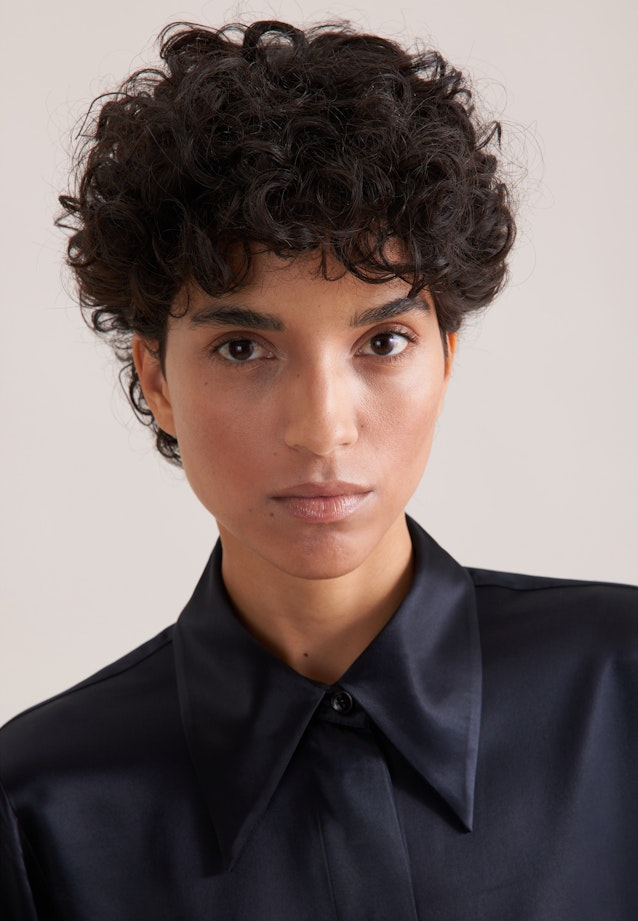 THE STAR Fließende Satinbluse in Schwarz |  Seidensticker Onlineshop