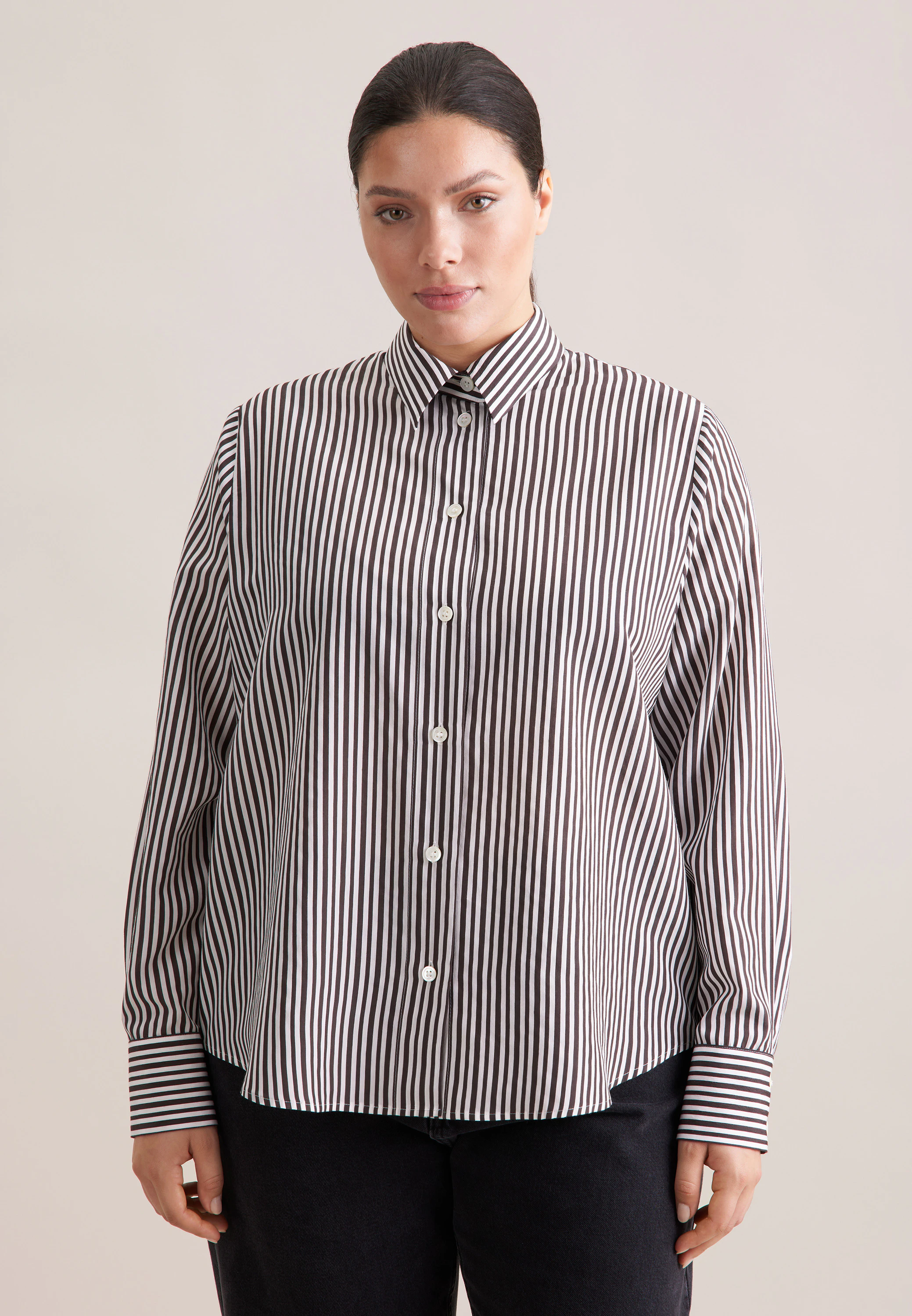 Fließende Hemdbluse mit Streifen Braun