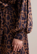 Satiniertes Kleid mit voluminösen Ärmeln in Braun |  Seidensticker Onlineshop