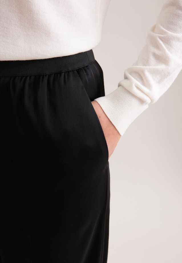 Hose mit Gummibund aus Satin in Schwarz |  Seidensticker Onlineshop