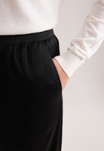 Hose mit Gummibund aus Satin in Schwarz |  Seidensticker Onlineshop