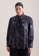 Satinierte Bluse mit abnehmbarer Schluppe in Grau |  Seidensticker Onlineshop