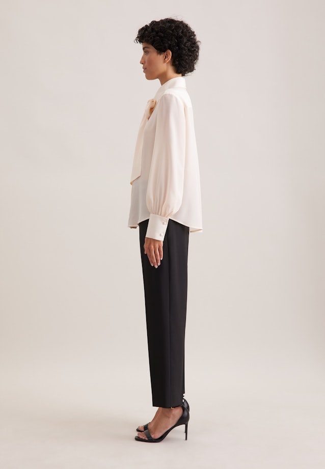 Hemdbluse aus Seide mit abnehmbarer Schluppe in Ecru |  Seidensticker Onlineshop