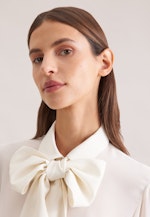 Chiffonbluse mit abnehmbarer Schluppe in Weiß |  Seidensticker Onlineshop