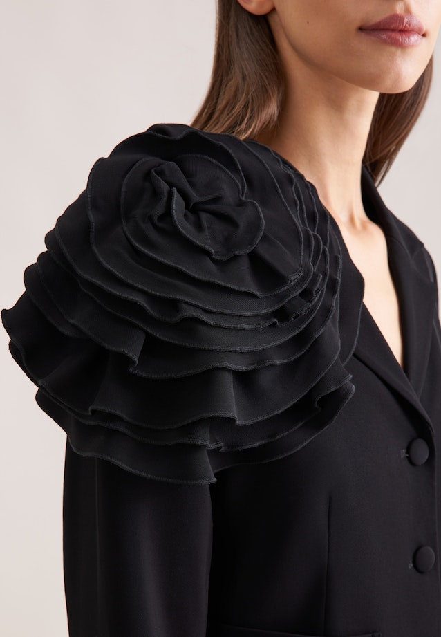 Taillierter Blazer mit abnehmbarer Blüte in Schwarz |  Seidensticker Onlineshop